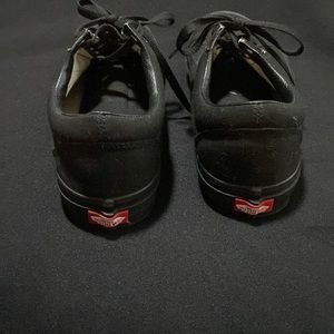 VANS-Men’s Size 10-Black Canvas Sneaker-New